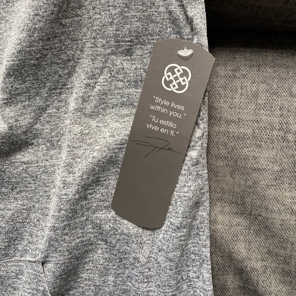 NWT Daisy Fuentes zippered jacket, size M - Picture 3 of 4